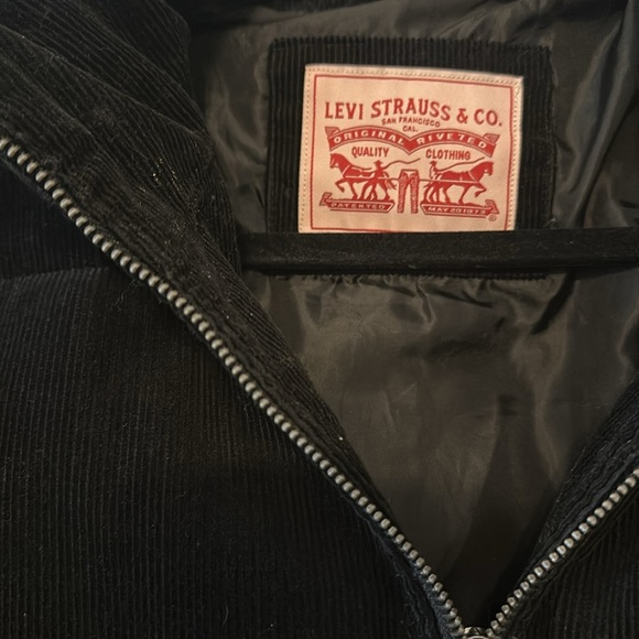 Levi’s Black Corduroy Puffer Jacket, Size Small - Picture 3 of 3